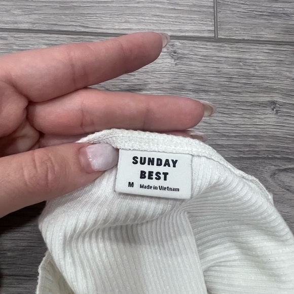 Aritzia Sunday best ruffle ribbed crop top - Picture 5 of 6